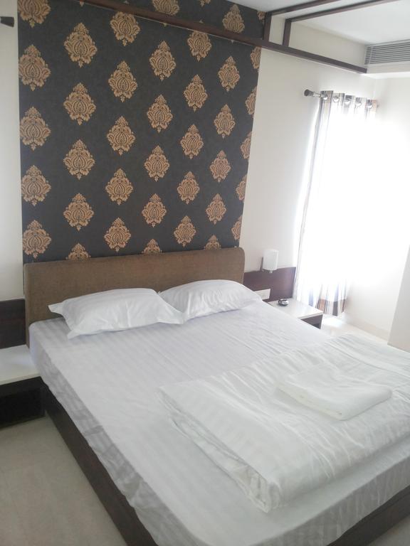 Hotel Sangat Plaza Bhopal Zimmer foto