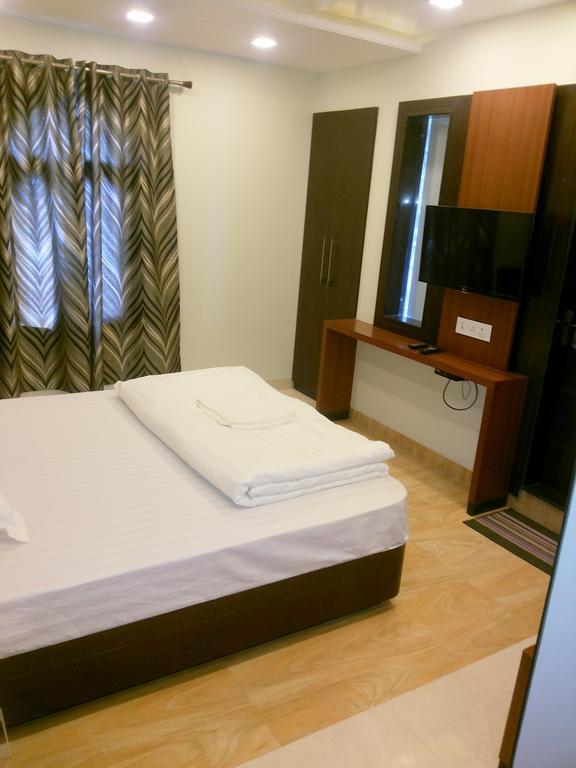 Hotel Sangat Plaza Bhopal Zimmer foto