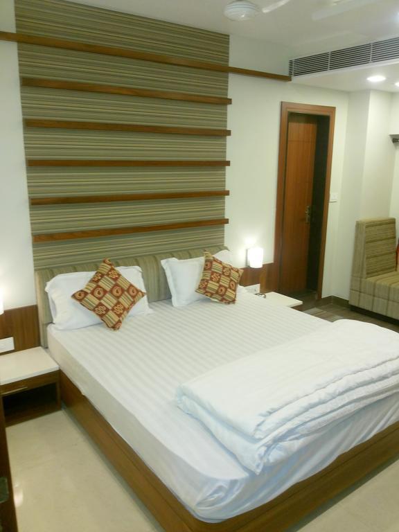 Hotel Sangat Plaza Bhopal Zimmer foto