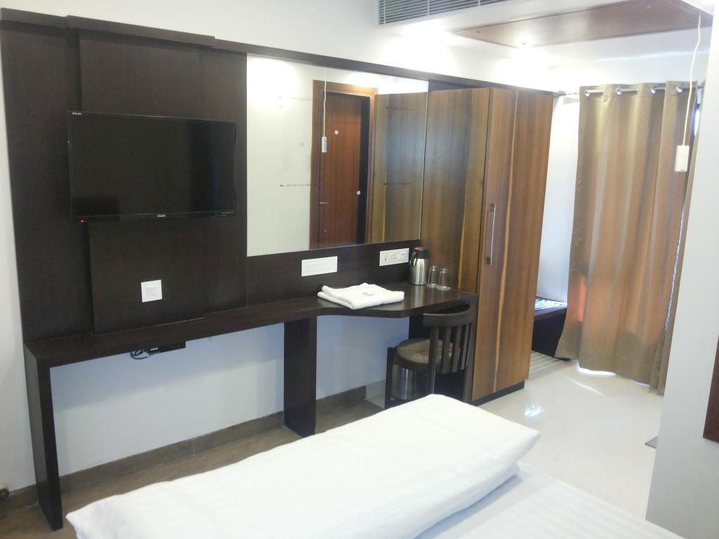 Hotel Sangat Plaza Bhopal Zimmer foto